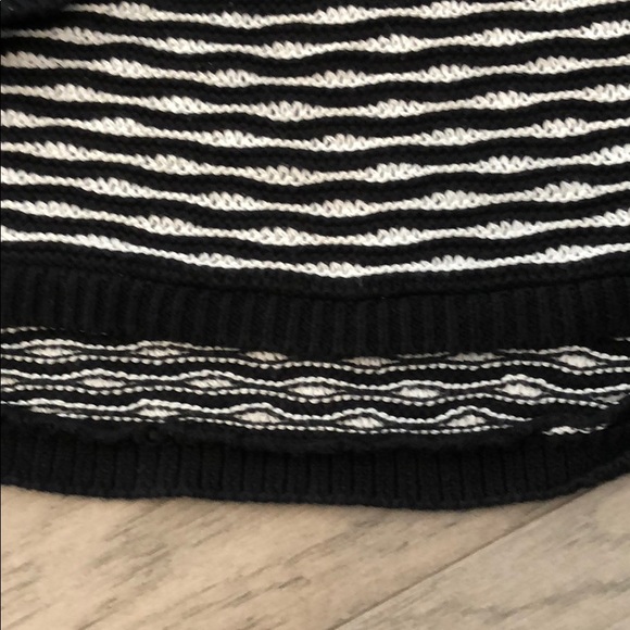 Calvin Klein sweater - Picture 4 of 7